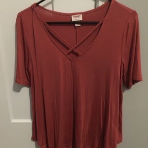 Criss cross v-neck tee